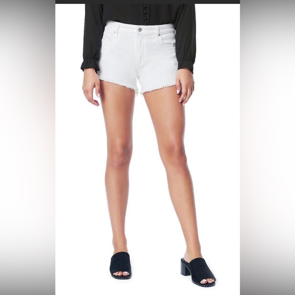 The Ozzie Cutoff Denim Shorts In White 29